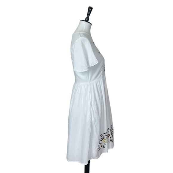 Floral Embroidered A-line Dress Flutter Sleeves White Multi Women’s Size Medium - Picture 3 of 13